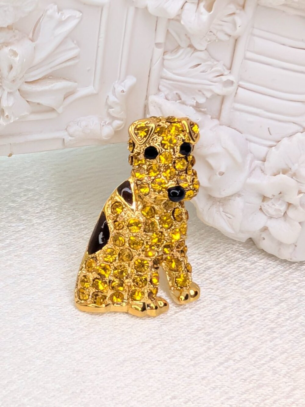 NEW Airedale Dog Pin